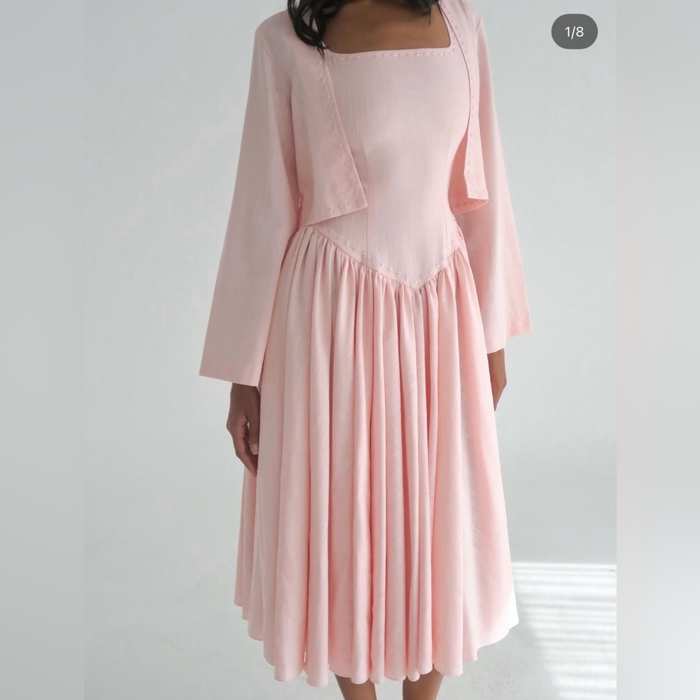 Elegant Pink Sleeveless Dress - Picture 3 of 4